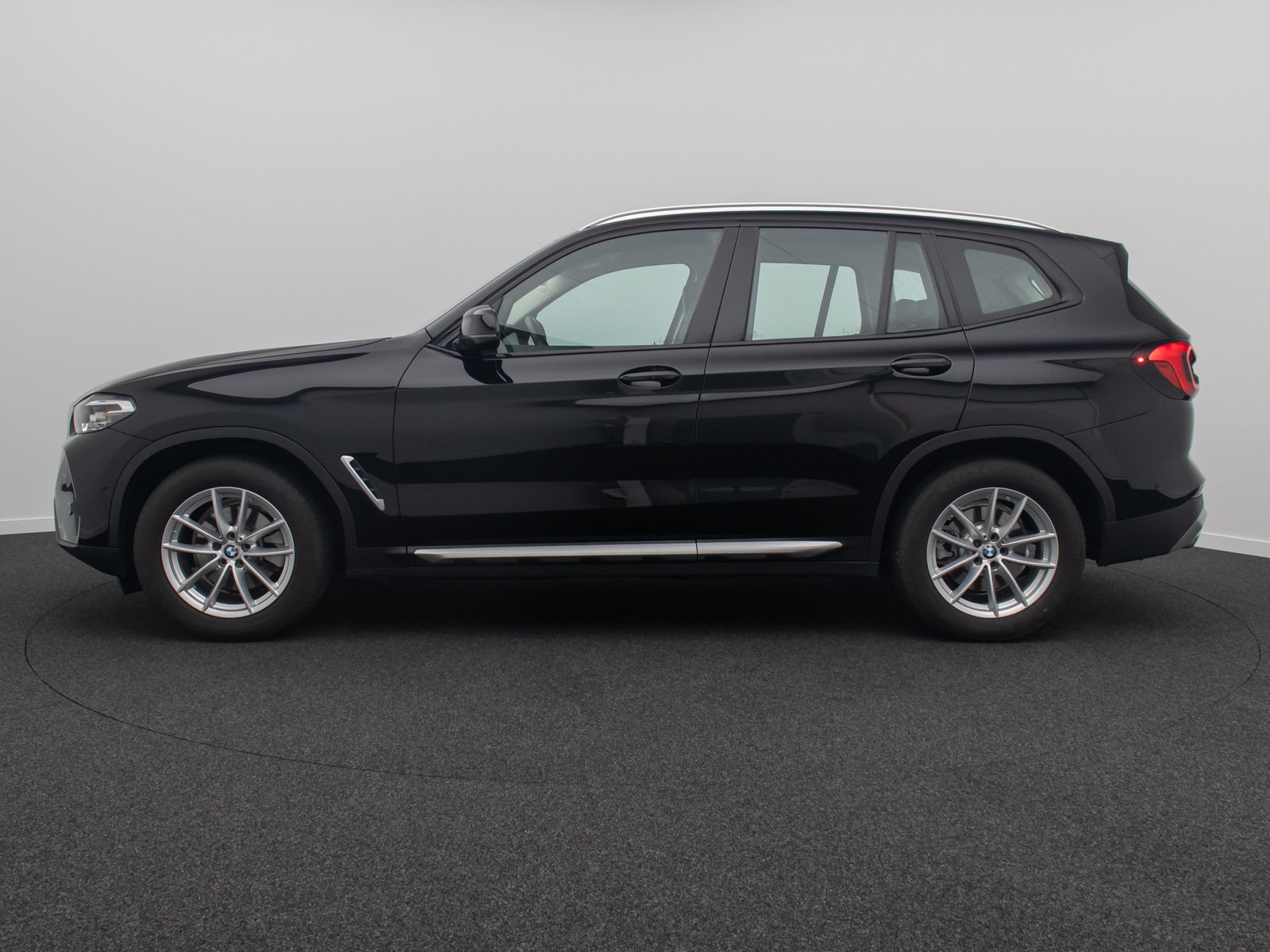Fahrzeugabbildung BMW X3 xD20d AHK Kamera DAB Leder Sportsitz 18Zoll