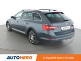 Skoda Superb 2.0 TDI Ambition 4x4 Aut.*NAVI*ACC* - Skoda Superb mit Diesel-Antrieb: Grau