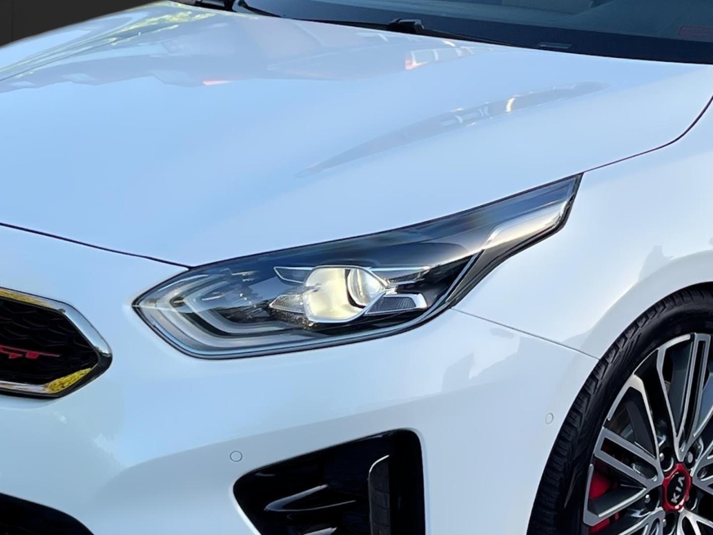 Kia ProCeed GT 1.6T SPORTAUSPUFF PANORAMA NAVIGATION