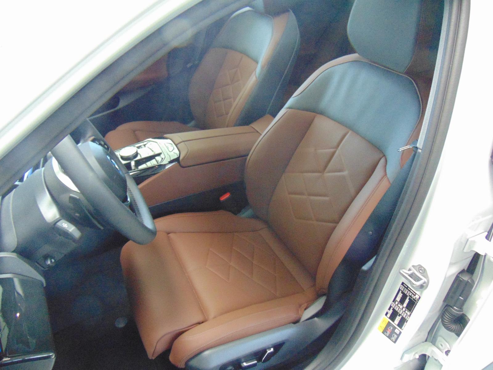 BMW 530e xDrive Panorama HarmanKardon HeadUp Navi LE