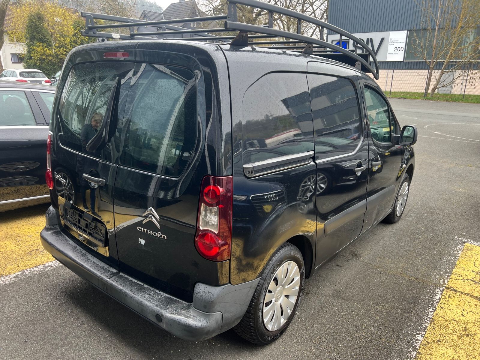 Fahrzeugabbildung Citroën Berlingo Kasten Niveau A L1 * 1.HAND *