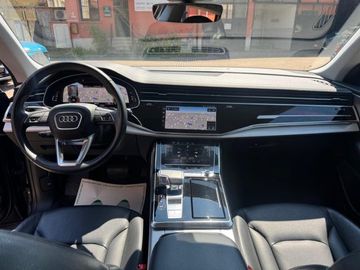 Audi Q8 - 9