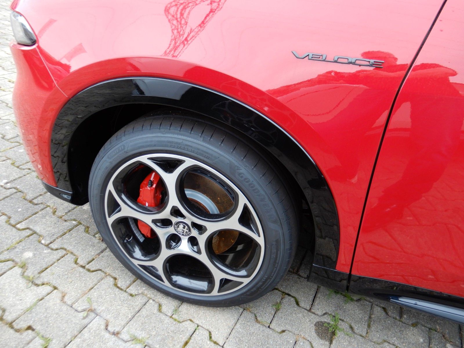 Fahrzeugabbildung Alfa Romeo Tonale VELOCE 1.6 VGT-D 369€/Monat