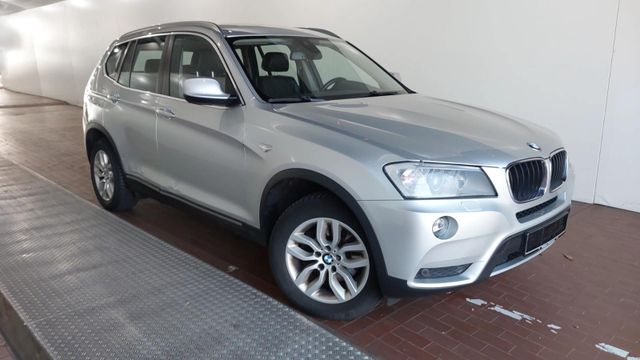 BMW X3 xDrive 20 d*LEDER*PANORAMA*XENON*AHK* (Fahrzeug-Nummer 181+-)