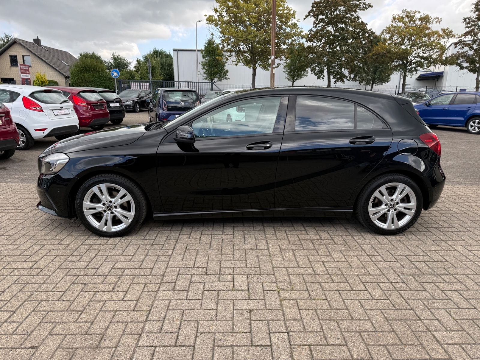 A 220 A A 220 CDI / d 4Matic*Aut.*EURO-6*NAVI*