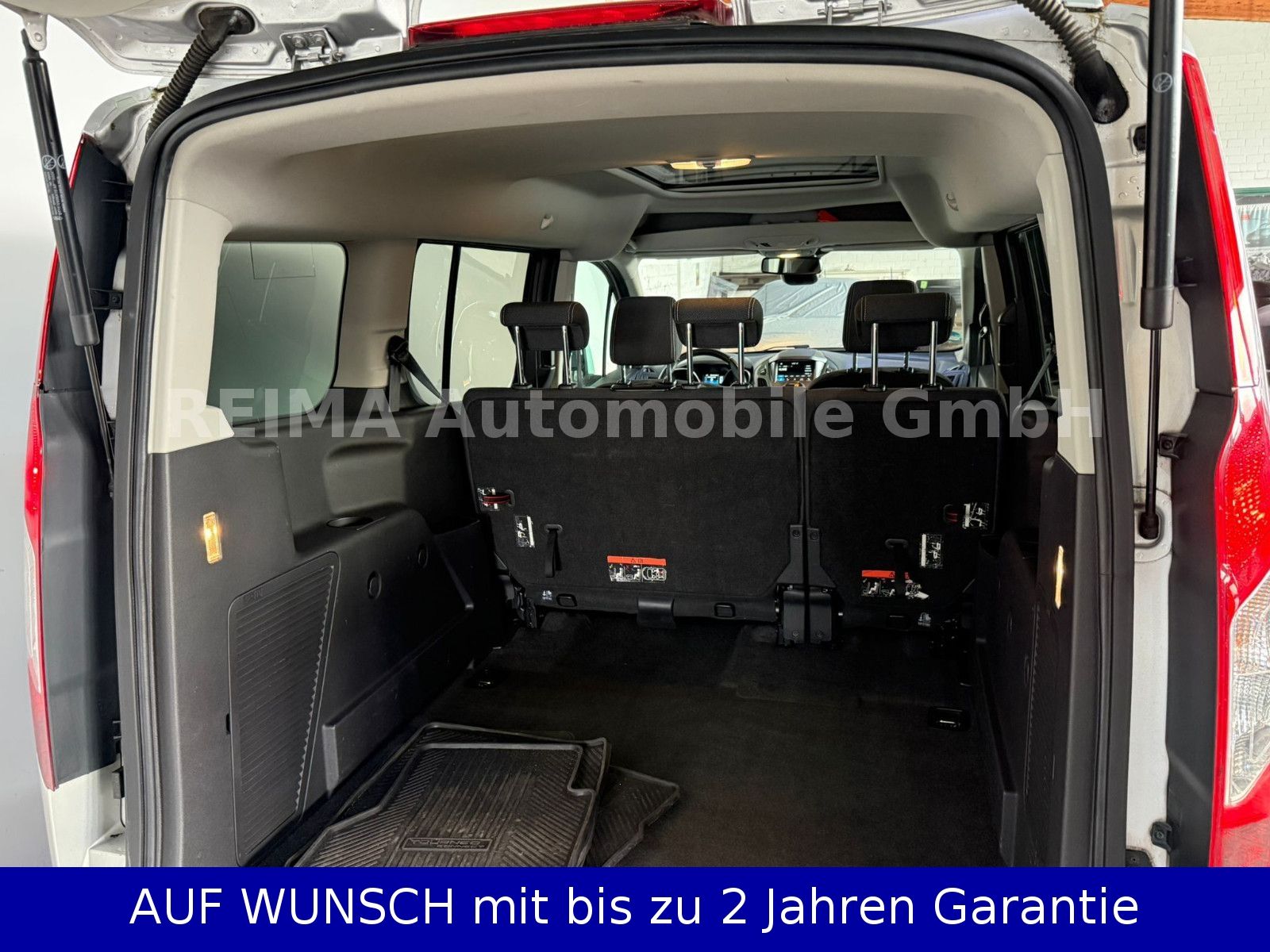 Fahrzeugabbildung Ford Tourneo Connect L2 1,5 D Automatik, Pano, Navi