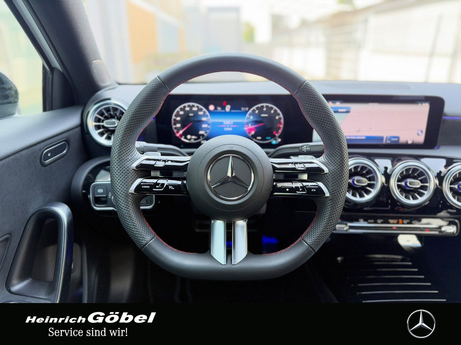 Fahrzeugabbildung Mercedes-Benz A 200 Lim. AMG*PANO*360°*AMBIENTE*TOTWINKEL*