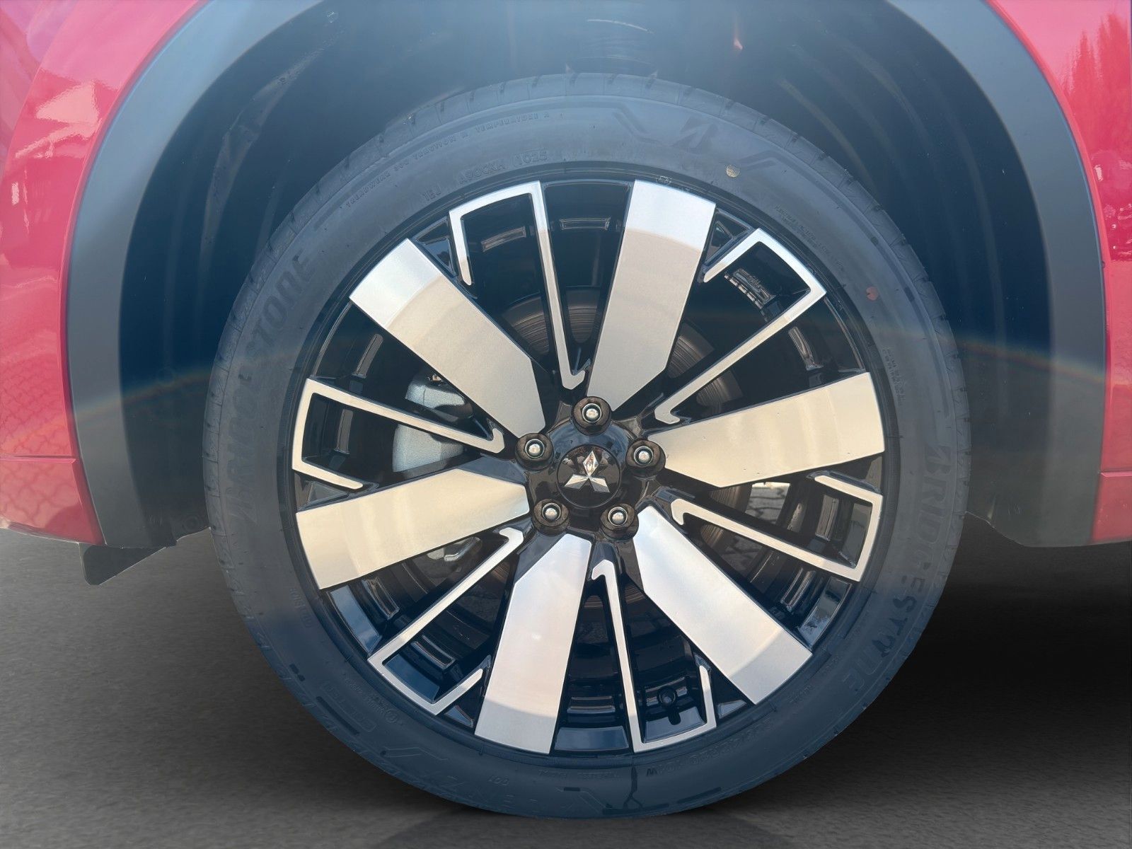 Fahrzeugabbildung Mitsubishi Outlander 2.4 PHEV 4WD TOP Leder Pano Standheizu