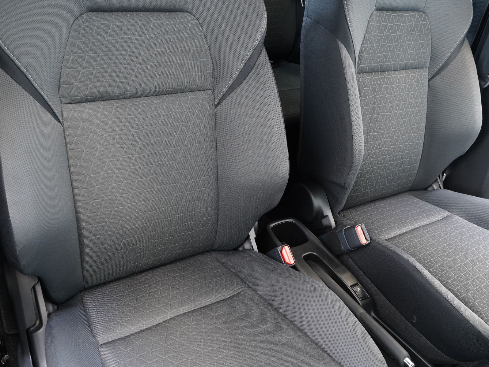 Fahrzeugabbildung Suzuki Swift 1.2 Dualjet Hybrid 61 kW Comfort+ LED/NAVI