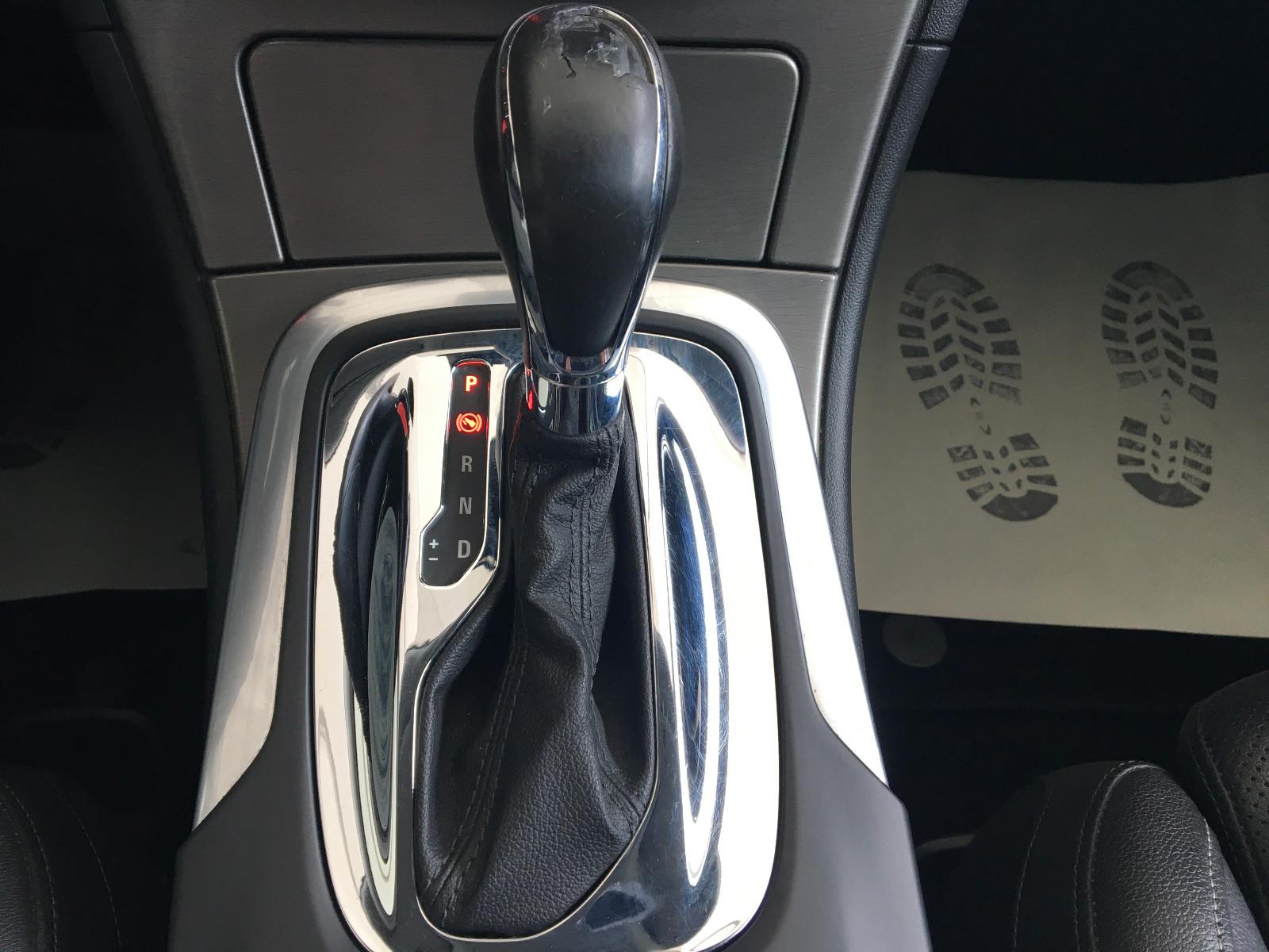 Opel Insignia 2012 — photo 19