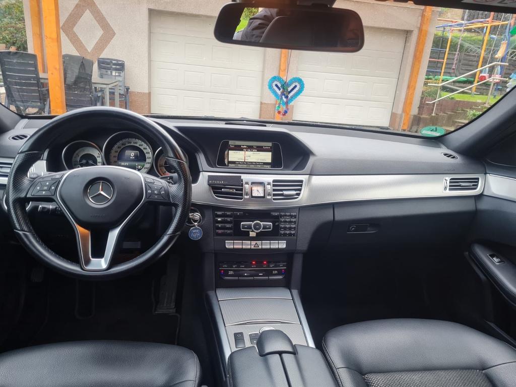 Mercedes-Benz E 220