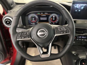 Fotografie des Nissan Juke 1.6 Hybrid 4AMT N-Connecta (2019)
