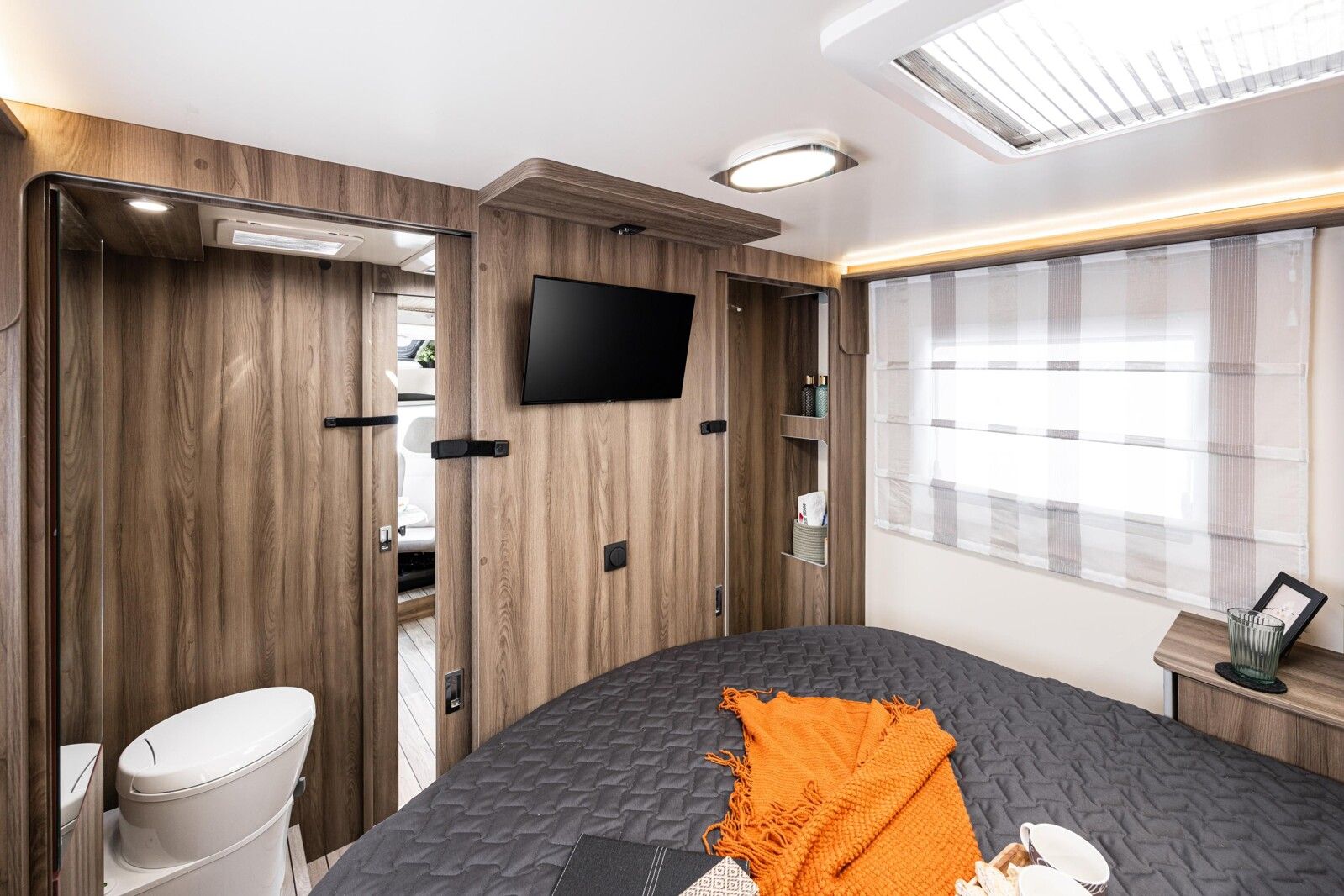 Fahrzeugabbildung Roller Team Kronos 266 TL Ford