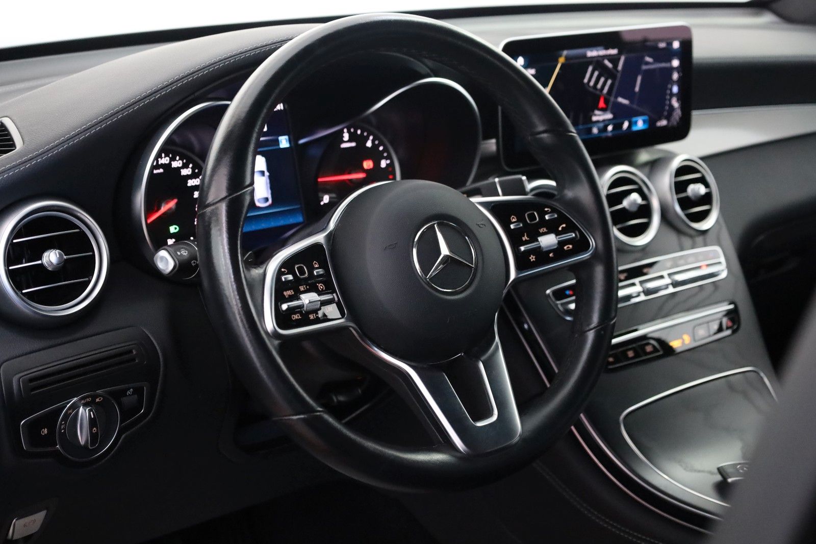 Fahrzeugabbildung Mercedes-Benz GLC 200d Coupé Leder,Navi,LED,Kamera,SH,PDC,AHK