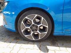 Fahrzeugabbildung Opel Astra L Ultimate Paket Plug-in-Hybrid Bi-Color