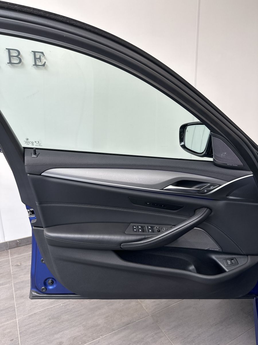 Fahrzeugabbildung BMW M5 Competition NAV+LED+KERAMIK+KAMERA+20ZOLL+1HD