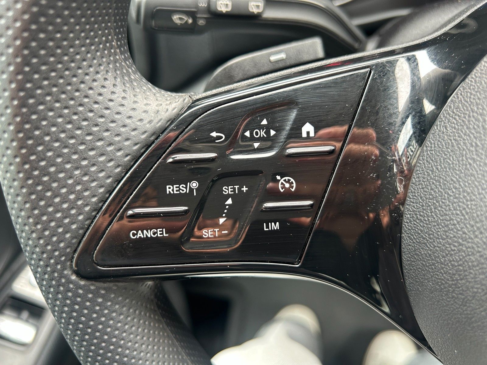 Fahrzeugabbildung Mercedes-Benz Vito 116 CDI Tourer 9G Extral AHK Kamera