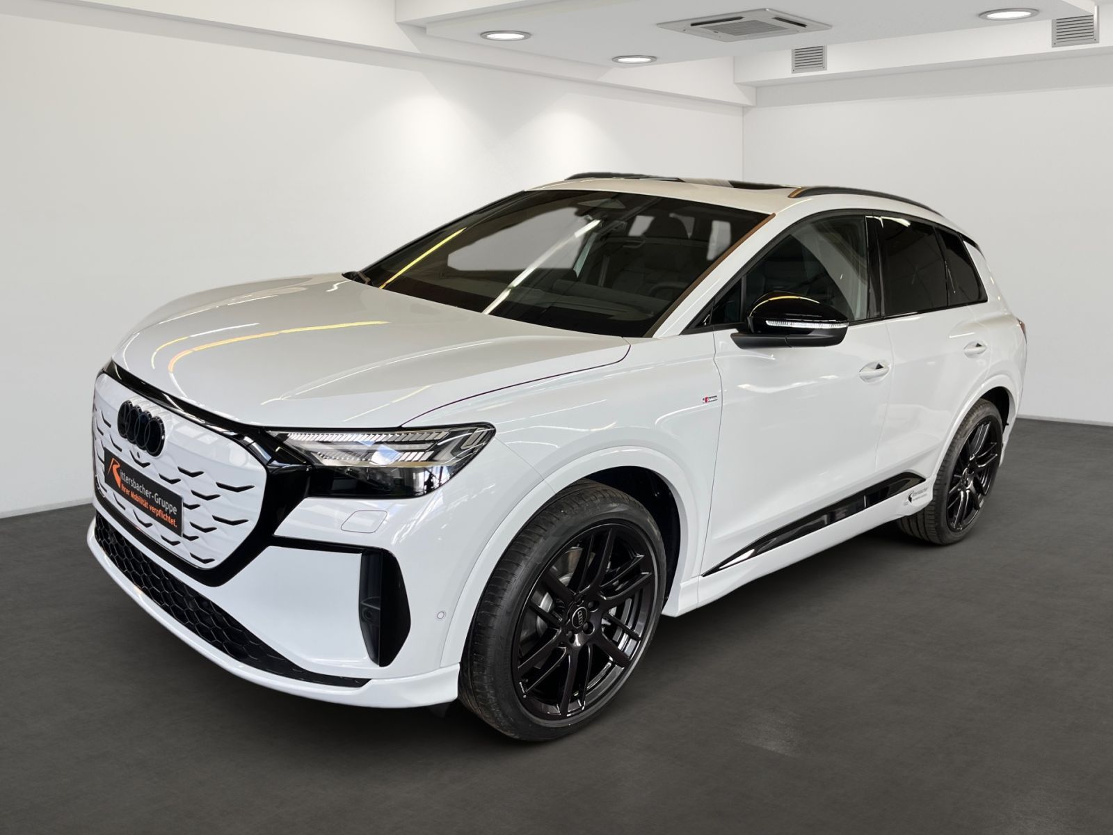 Audi Q4 SUV e-tron quattro 220 kW imagem 2