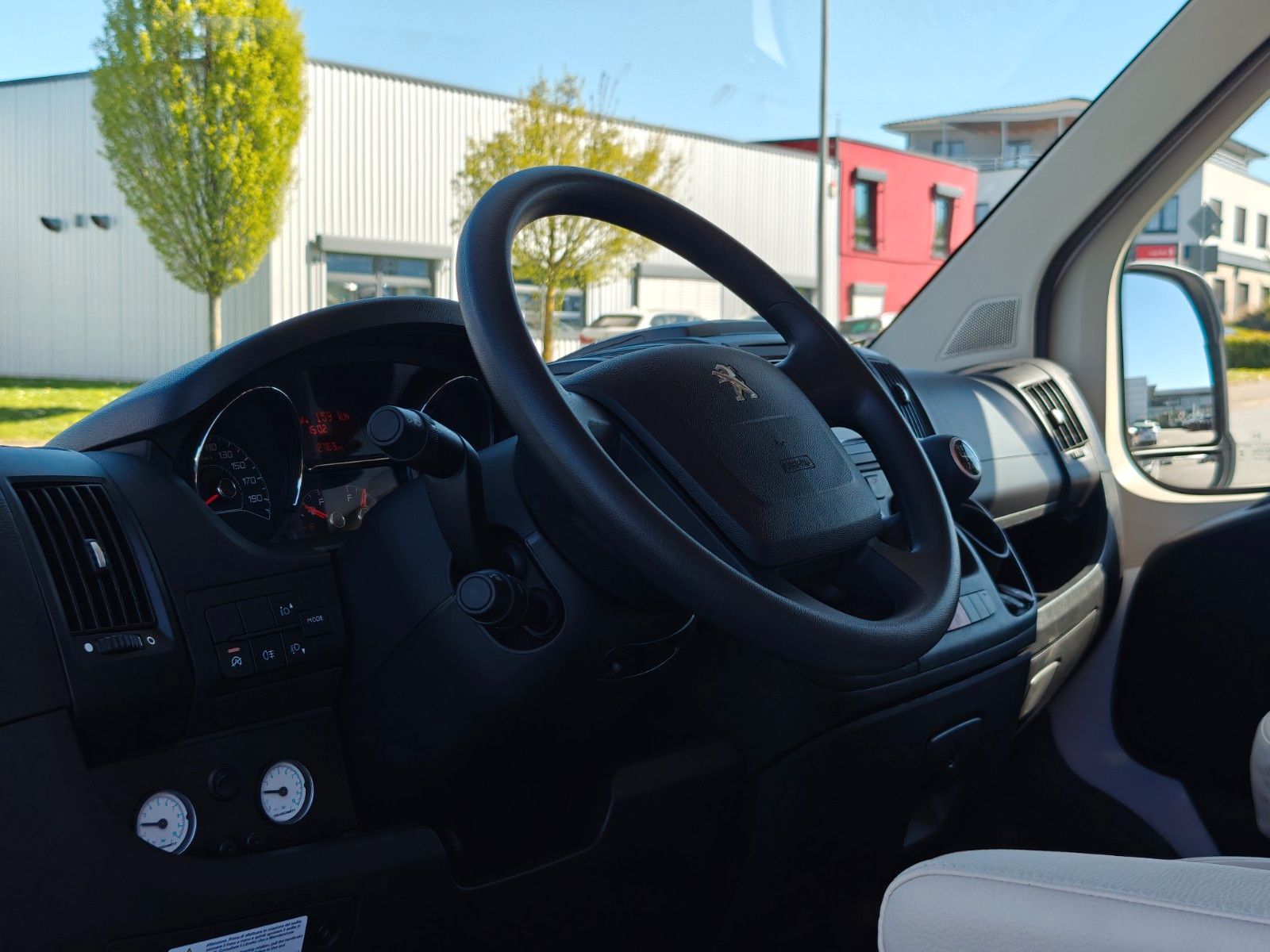 Fahrzeugabbildung XGO Dynamic 98 P  - SAT, TV, Markise, Luftfeder -