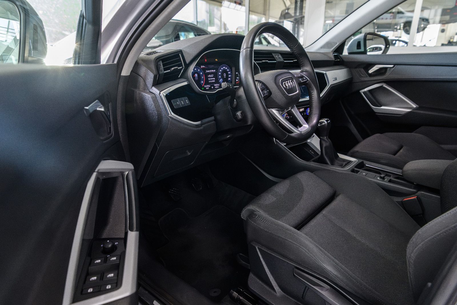 Fahrzeugabbildung Audi Q3 35 TFSI advanced