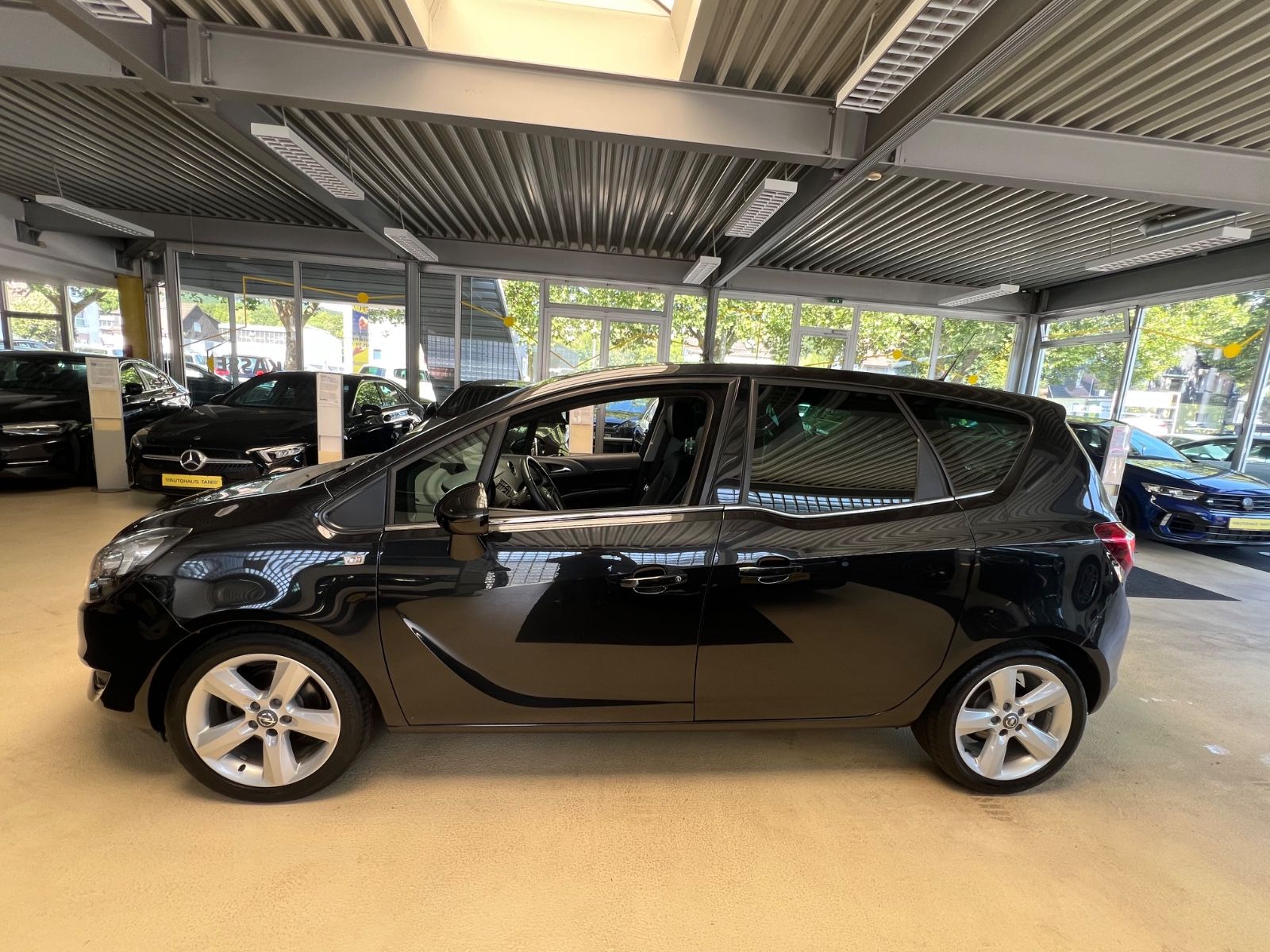 Fahrzeugabbildung Opel Meriva B Innovation *RÜCKFAHRKAMERA*NAVI*