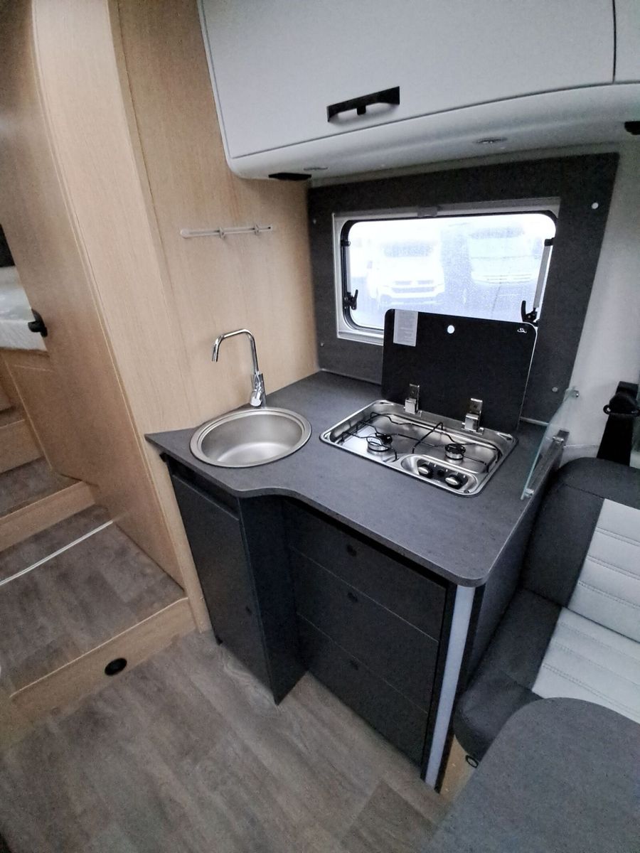 Fahrzeugabbildung Sunlight Adventure T 68C Automatik, Dörr Edition, TV