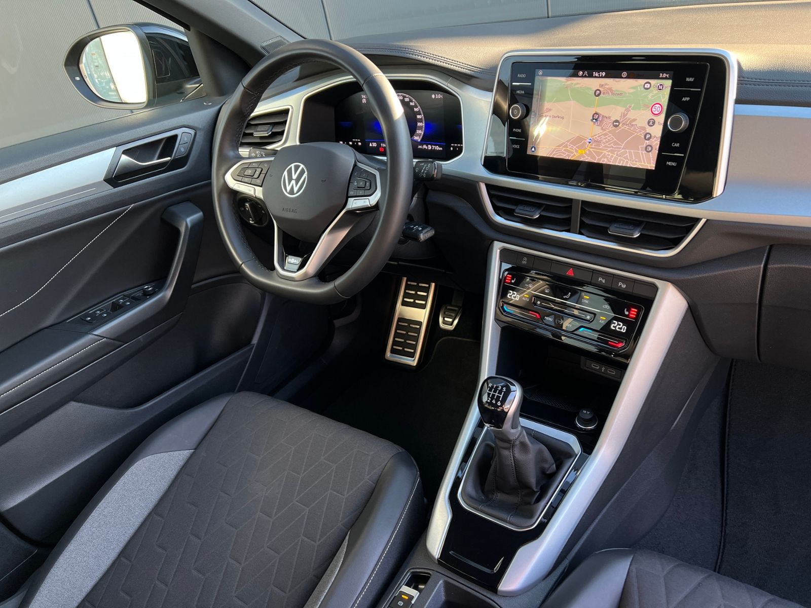 Fahrzeugabbildung Volkswagen T-Roc GOAL 1.0 TSI *Plus-Paket, LED, ACC, Navi,