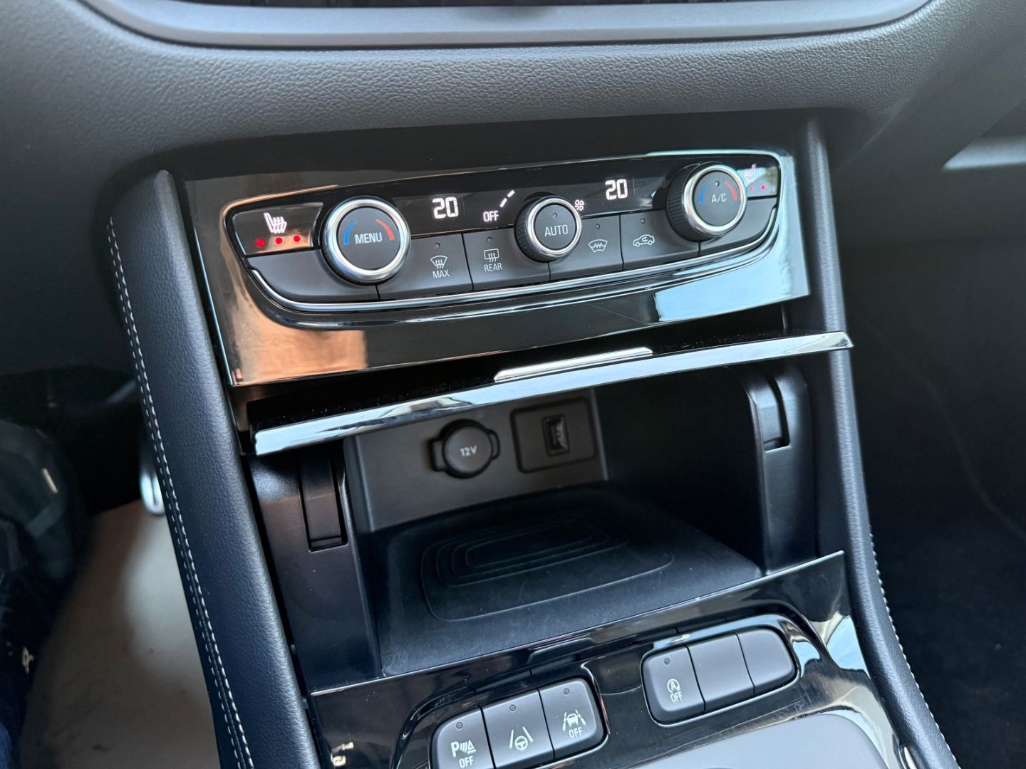 Fahrzeugabbildung Opel Grandland GS 1.2 Turbo SHZ+LHZ+Kamera+Allwetter