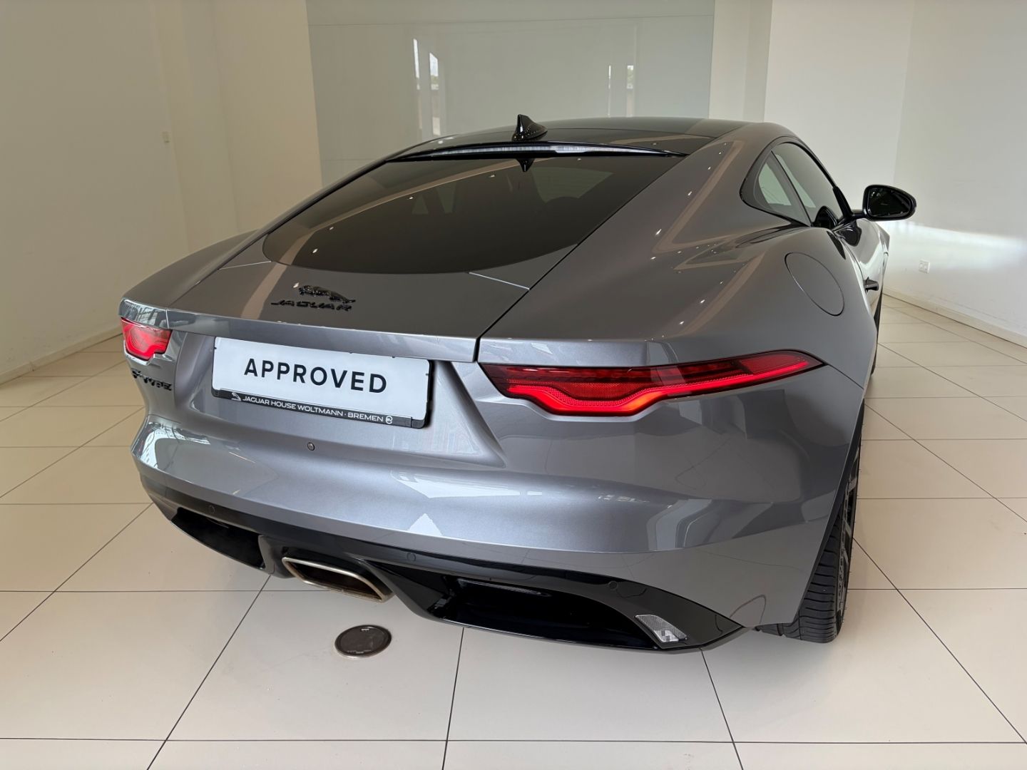 Fahrzeugabbildung Jaguar F-Type P300 Coupe R-Dynamic Black Panorama 20''