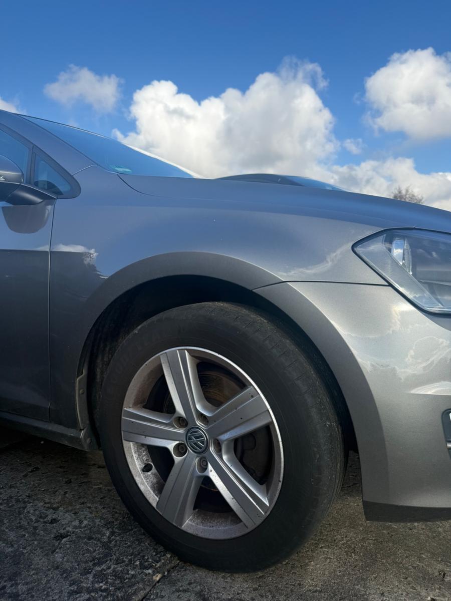 Volkswagen Golf 2015 — rear view