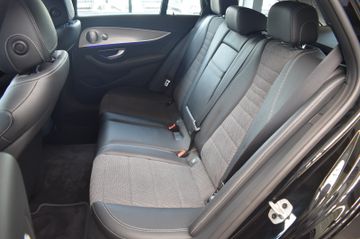 Mercedes E 220 - 11