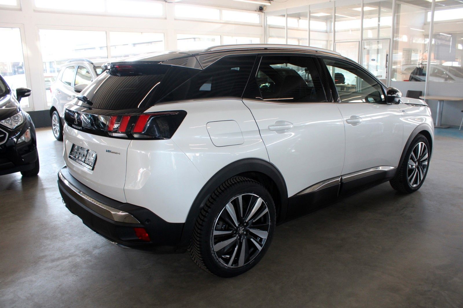 Fahrzeugabbildung Peugeot 3008 HYBRID4 300 e-EAT8 GT Full LED Panodach uvm