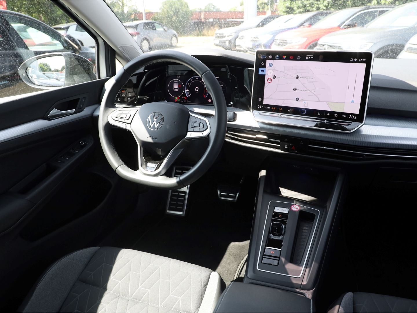 Volkswagen Golf VIII GOAL 1.5 eTSI DSG HEAD-UP NAVI RFK SHZ foto 5