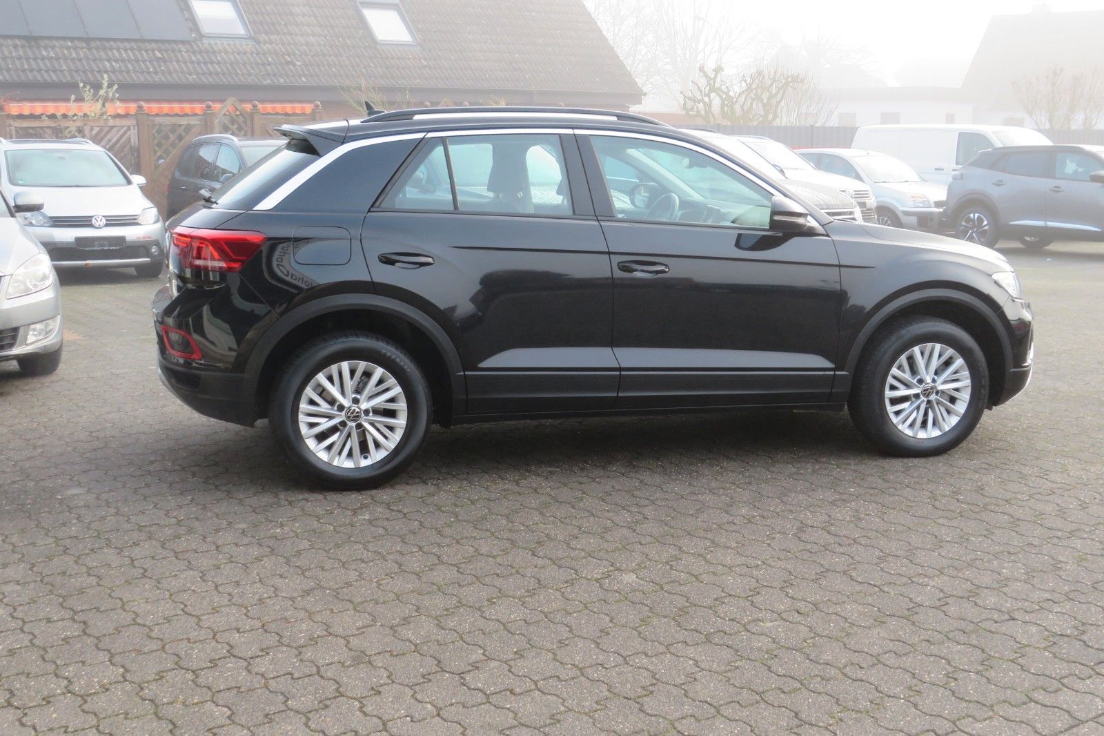 Fahrzeugabbildung Volkswagen T-Roc Life LED AHK KAMERA ACC NAVI 1.HD