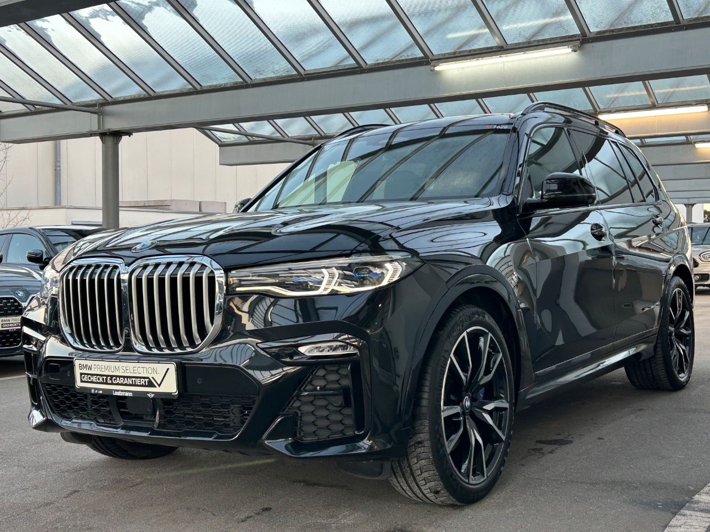 Fahrzeugabbildung BMW X7 xDrive30d M-Sport AHK/6-Sitz 2 JAHRE GARANTIE