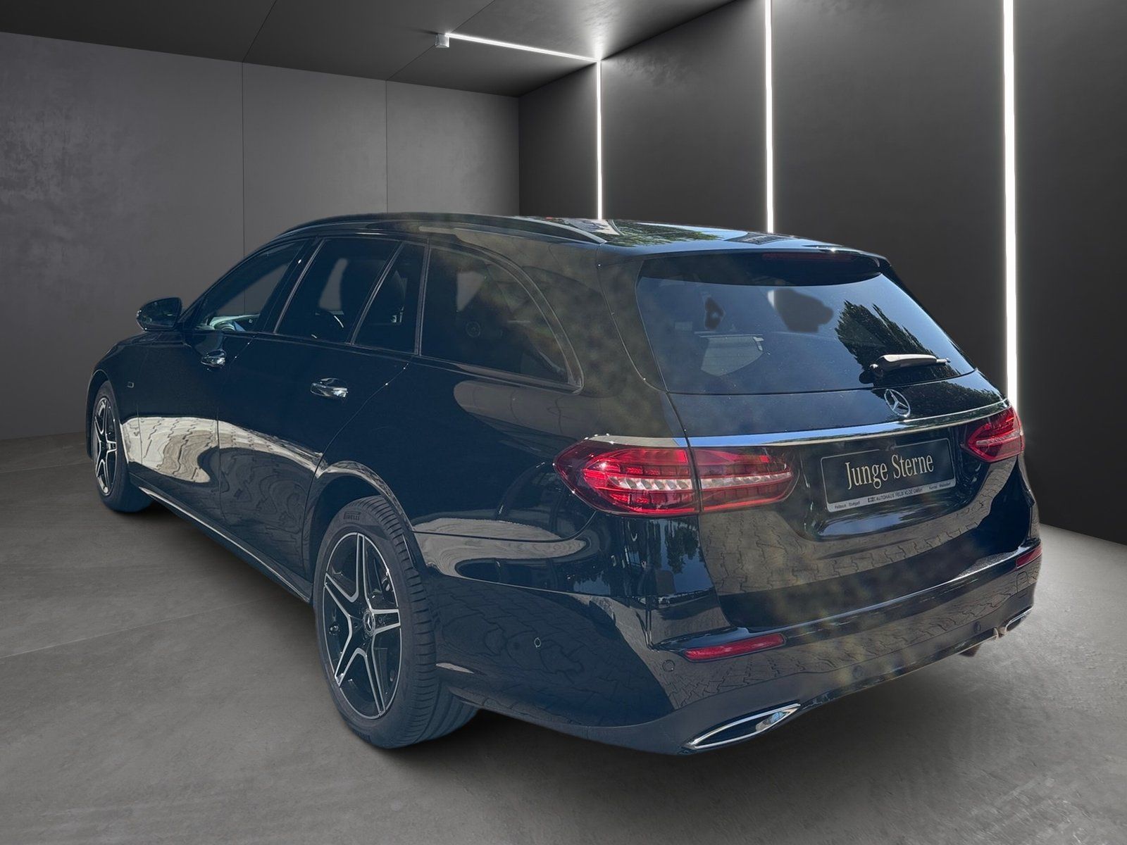 Fahrzeugabbildung Mercedes-Benz E 300 de 4M T AMG*Distronic*HeadUp*360*Burmester
