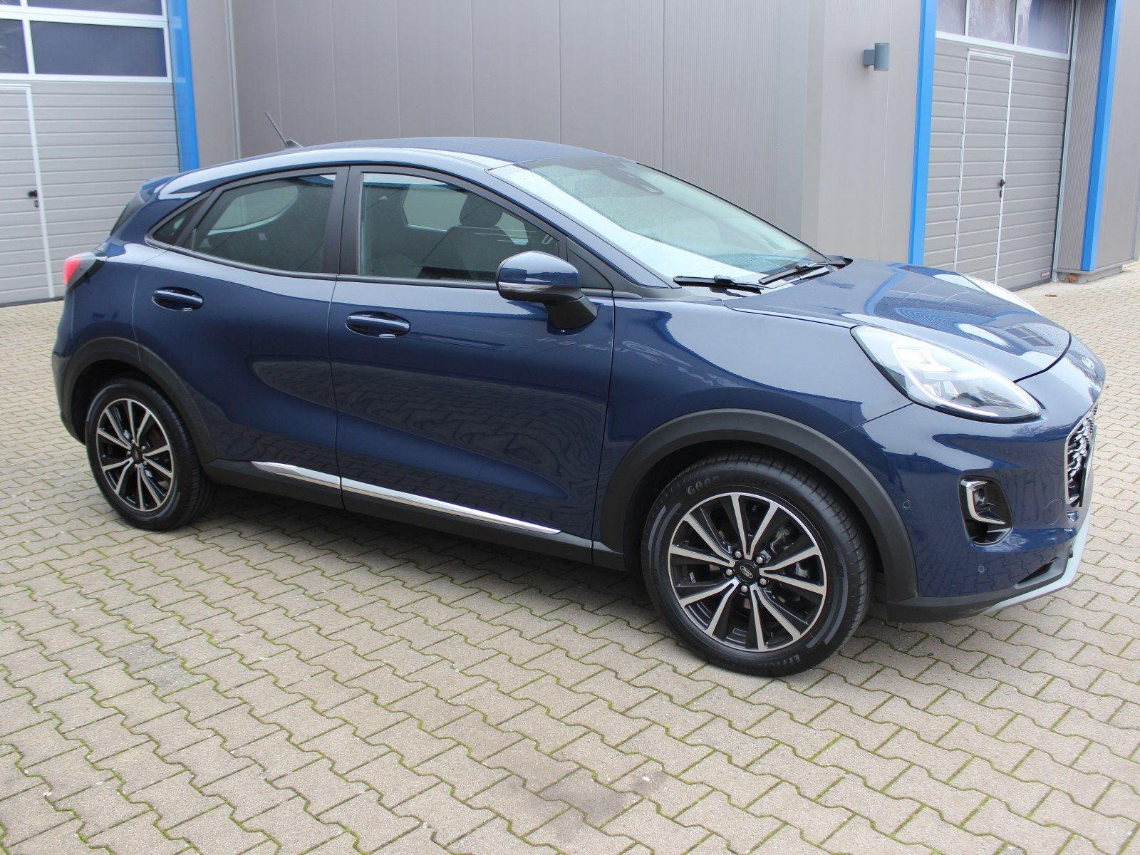 Fahrzeugabbildung Ford Puma Titanium 1,0 EcoBoost Start/Stopp