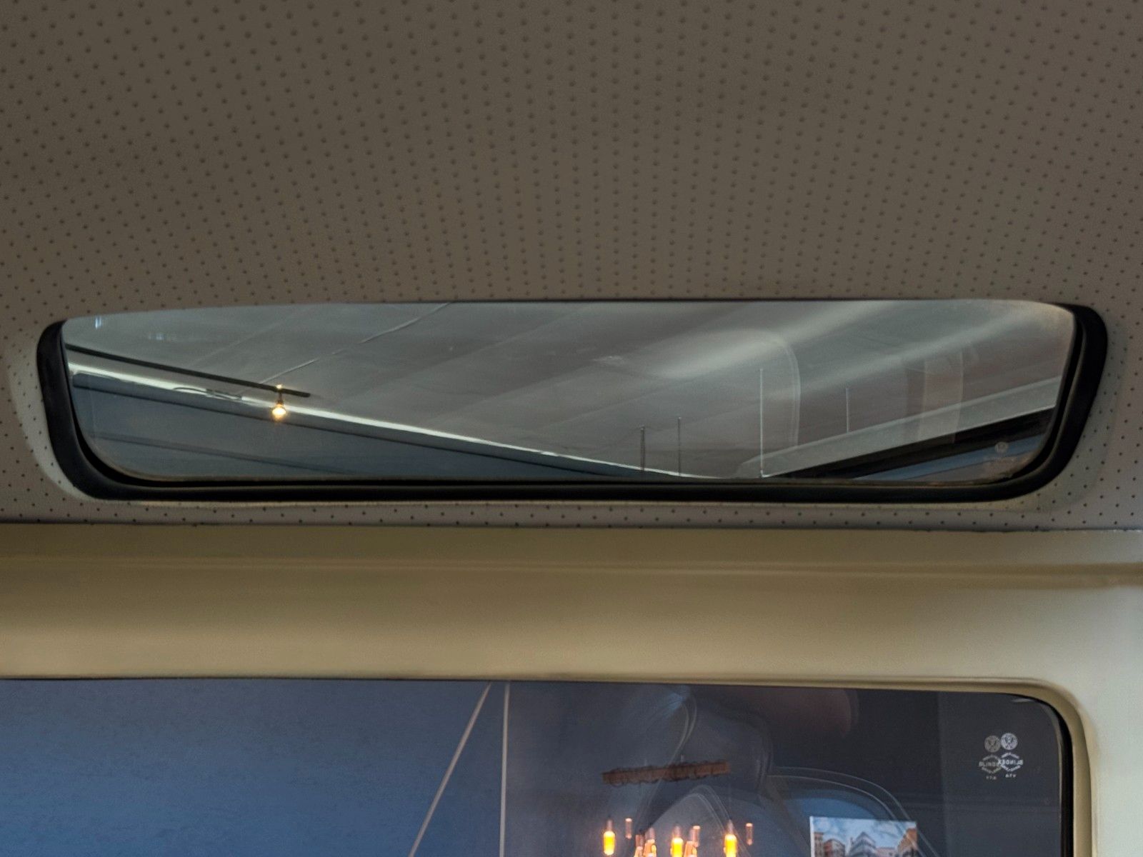 Fahrzeugabbildung Volkswagen T1 Samba 9-Sitzer Faltdach mit Panoramafenstern