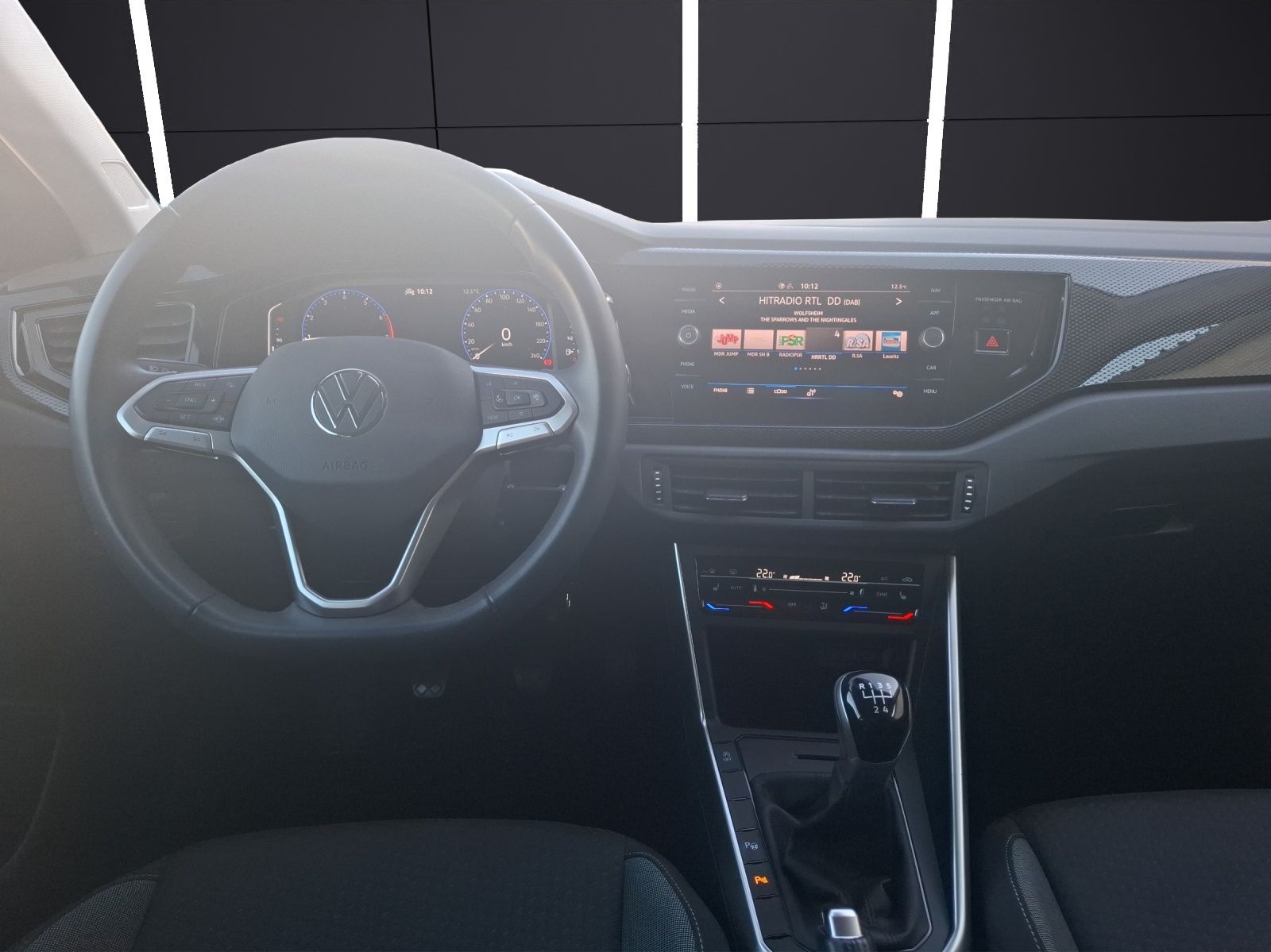 Fahrzeugabbildung Volkswagen Polo TSI Life LED AID SH APP Park-Assist LM