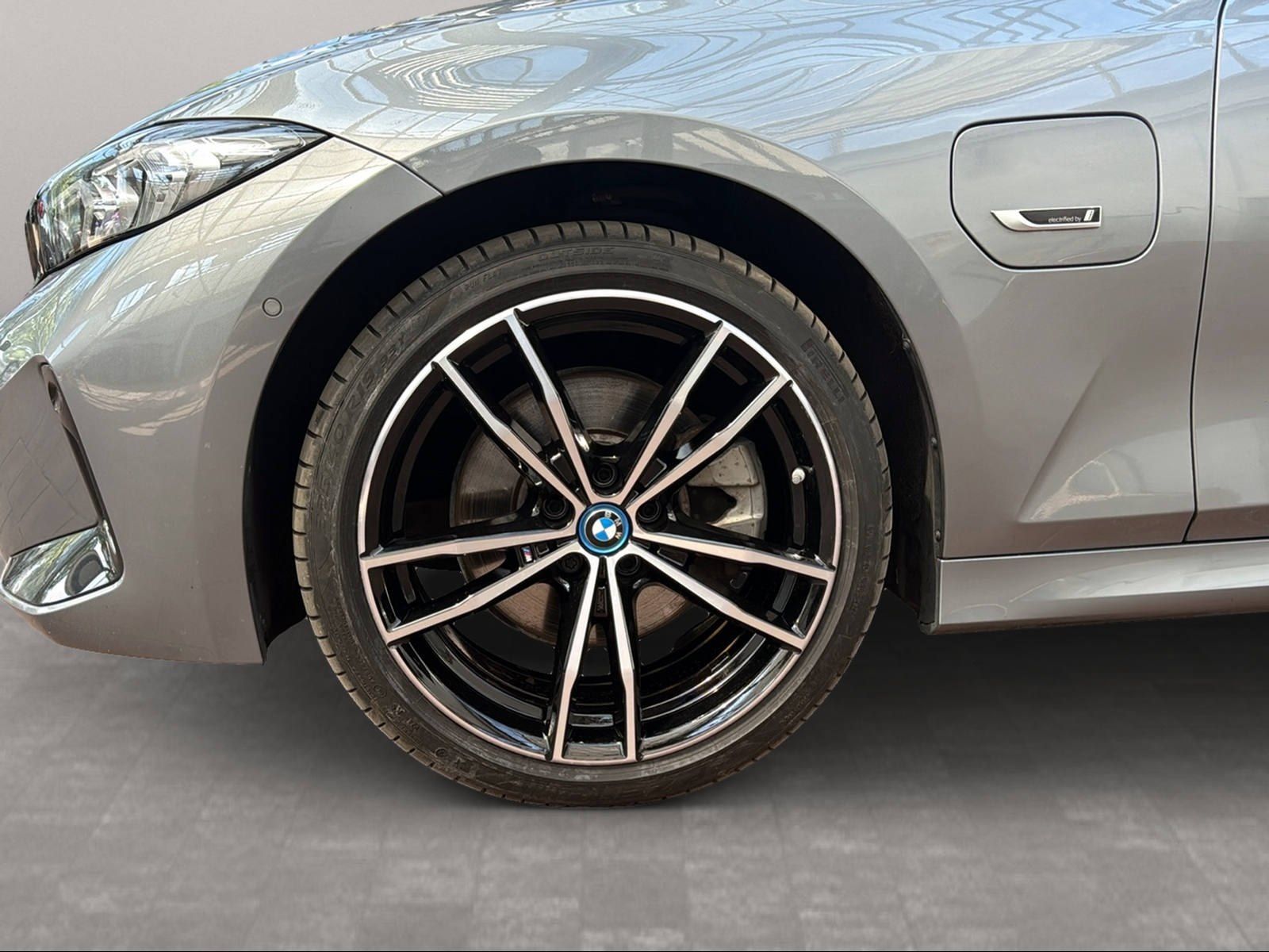 BMW 330e Limousine M Sport Navi Kamera HiFi foto 8