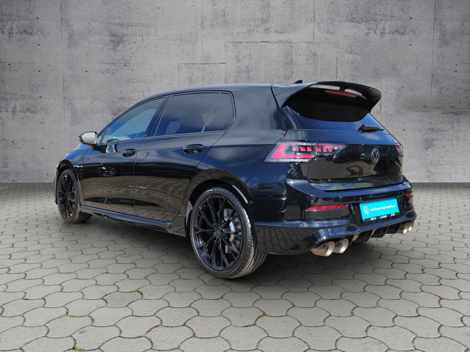 Volkswagen Golf VIII R 2.0 TSI 4M DSG BLACK H&K NAPPA foto 3