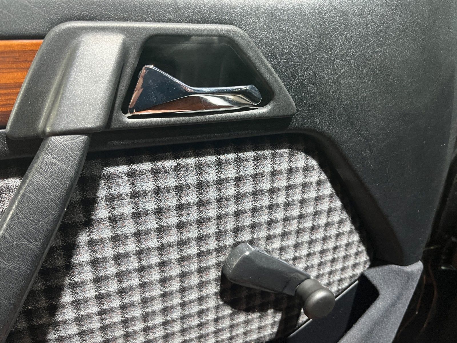 Fahrzeugabbildung Mercedes-Benz 230 CE*W124C*1 Hand*128tkm* Guter Zustand*