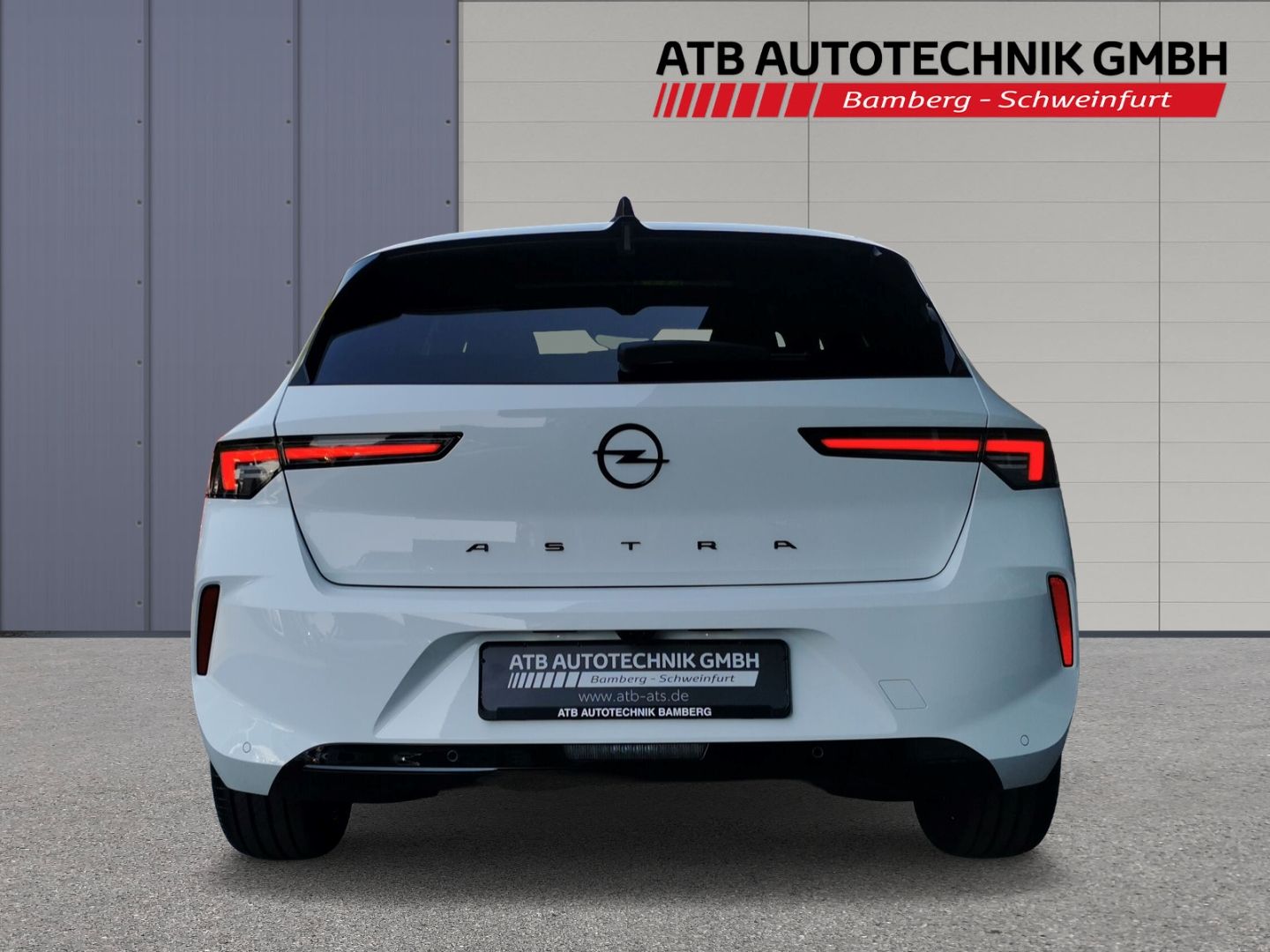 Fahrzeugabbildung Opel Astra GS Line HUD Panorama Navi digitales Cockpi