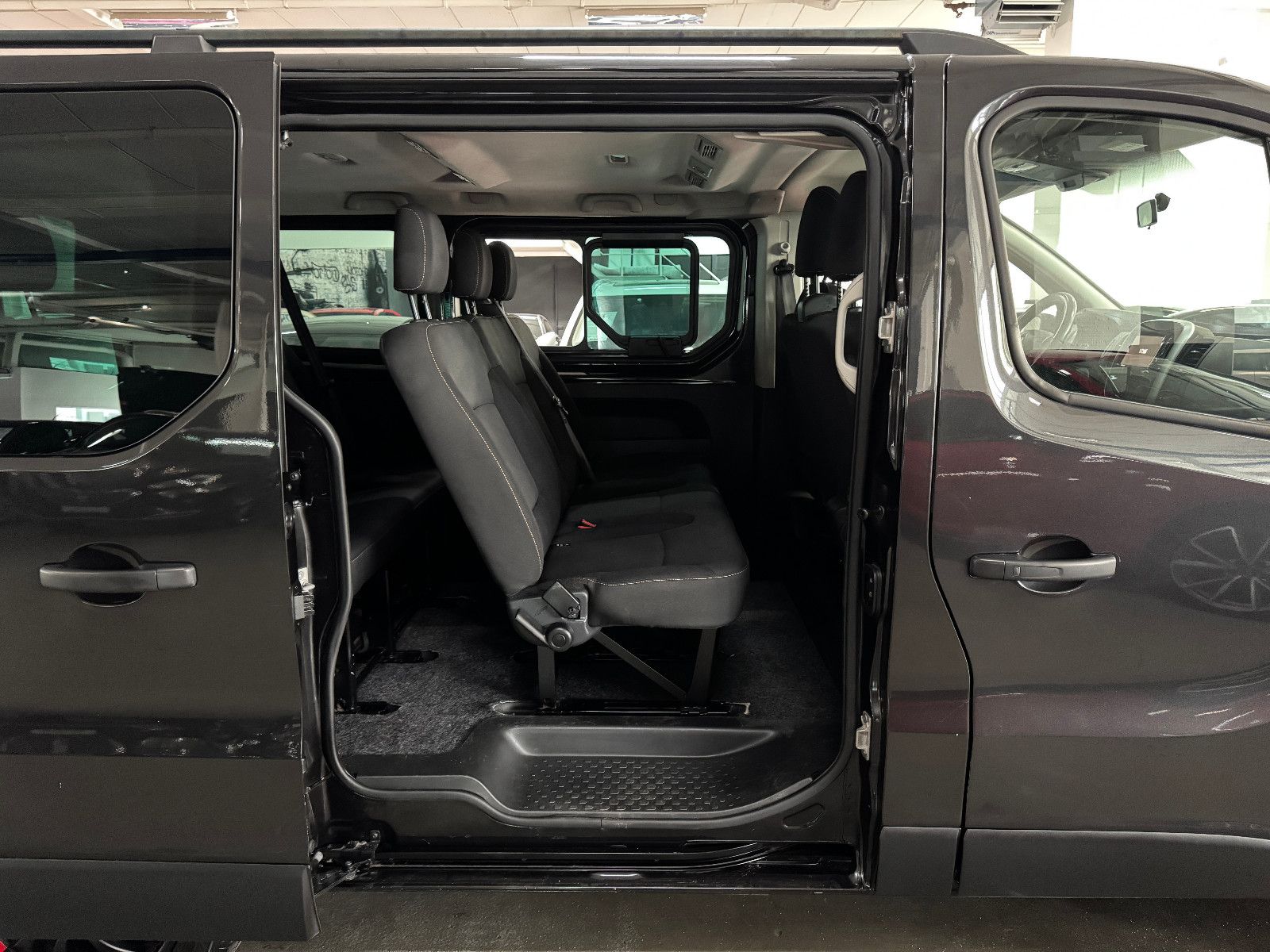Fahrzeugabbildung Renault Trafic 1.6 DCI EXPRESSION 9-SITZER CAMPER STHDHZ