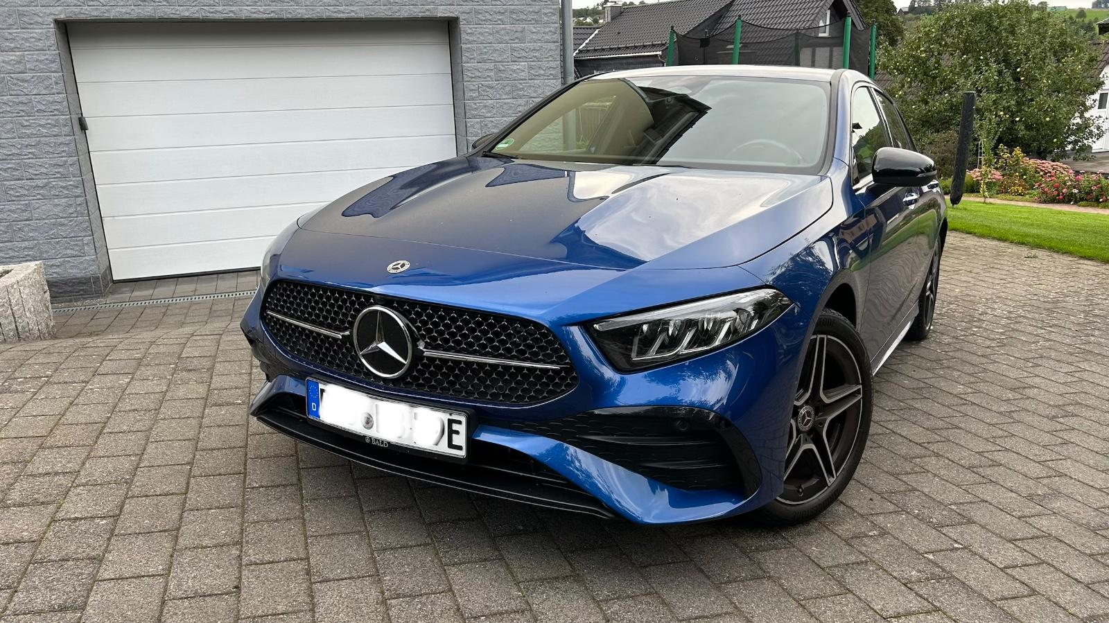 Mercedes-Benz A 250 e Plug-in-Hybrid DCT AMG / Top Zustand