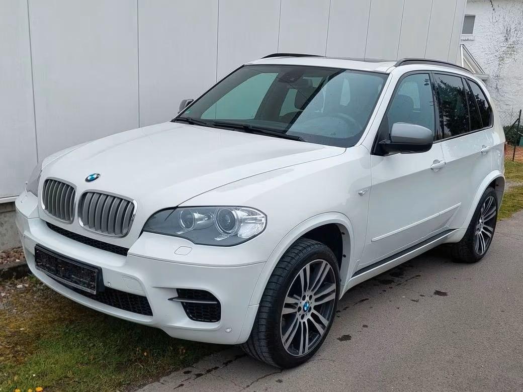BMW X5 M50