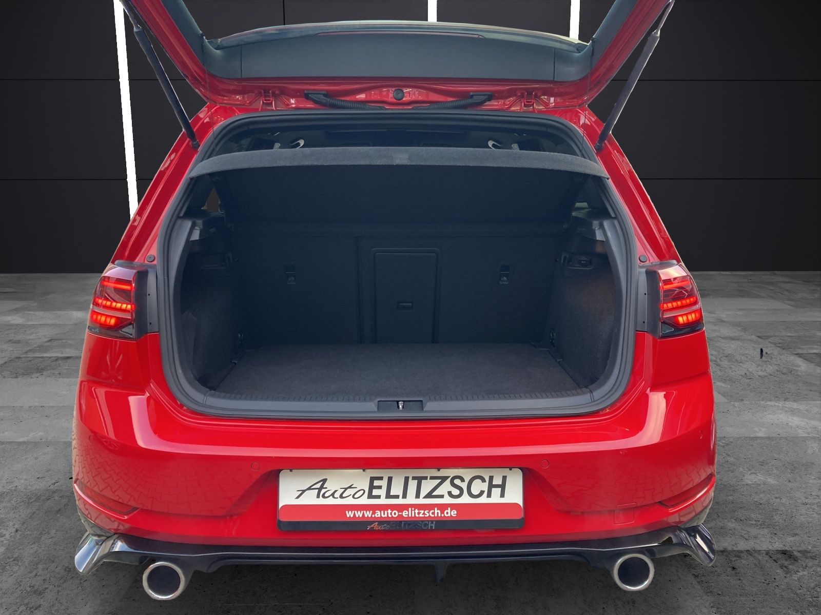 Fahrzeugabbildung Volkswagen Golf VII GTI TCR Start-Stopp DSG LED Navi Pano A