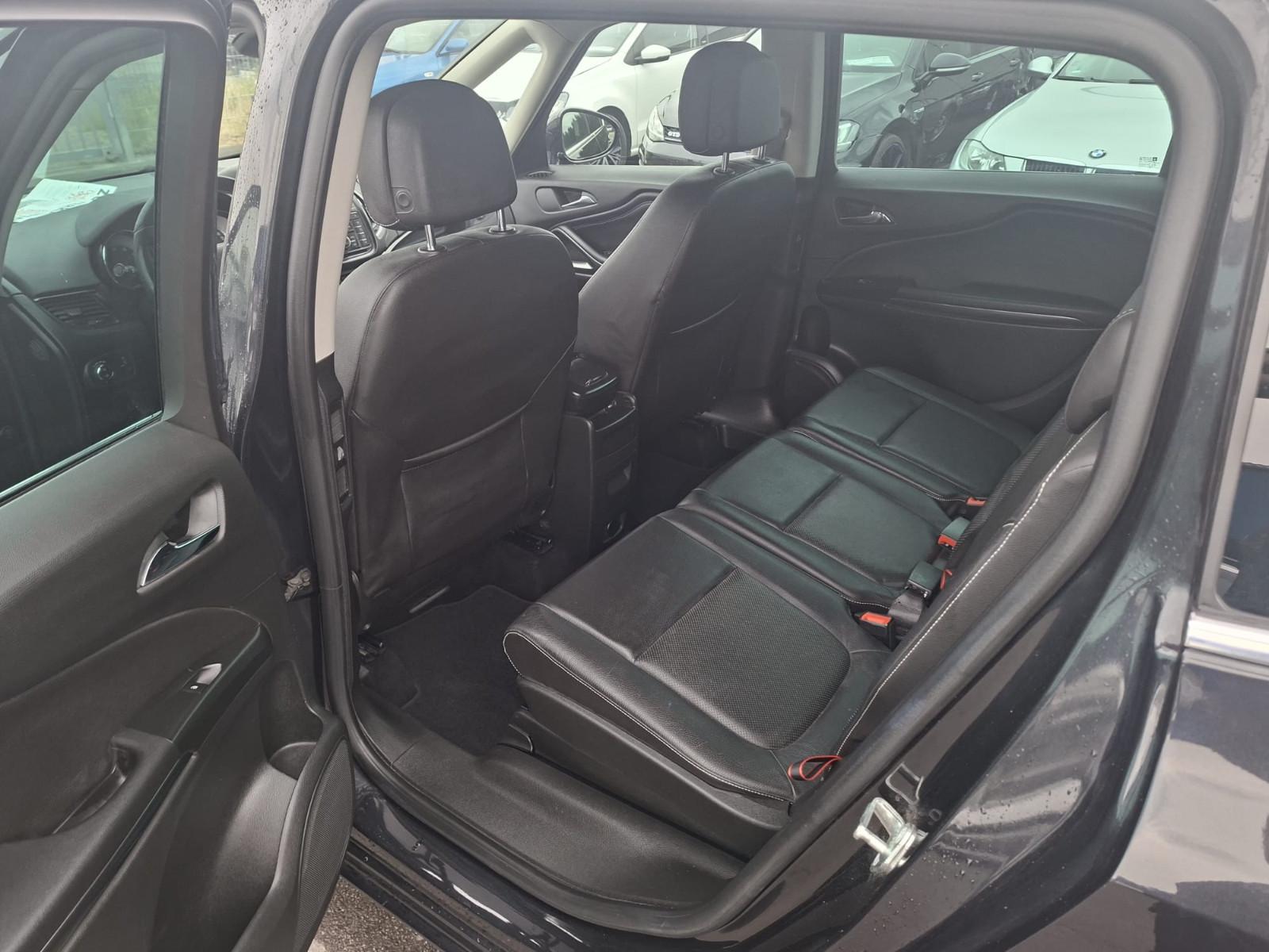 Opel Zafira 2015 — photo 7