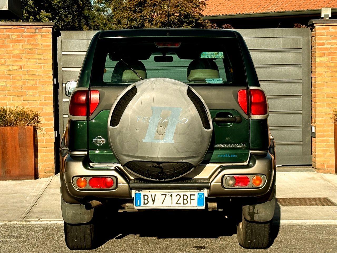 Nissan Terrano 2.7D 125ch 4x4 - 1 ère main - Toit ouvrant - Sans rouille - Climatisation - 58 300KM