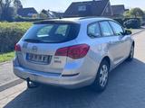 Opel Astra J Sports Tourer Selection - Opel Astra: Selection